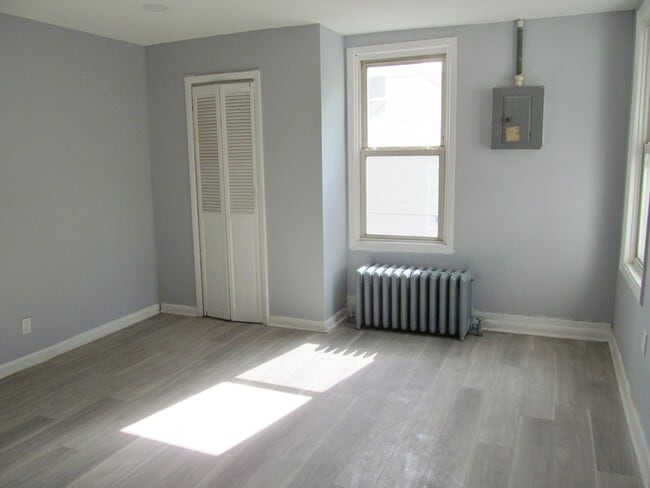 Building Photo - 11 Heckman St