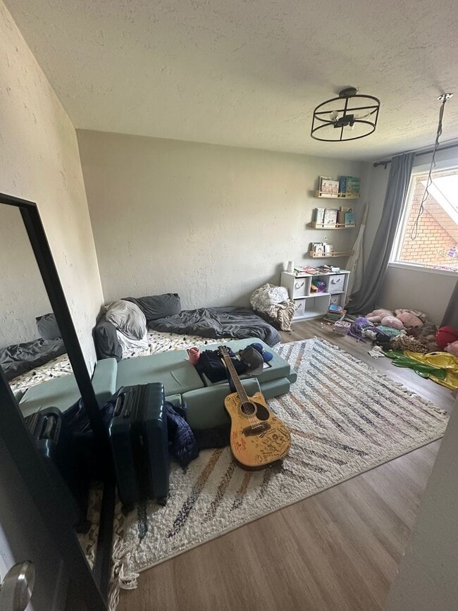 Building Photo - Orem Duplex - Upstairs
