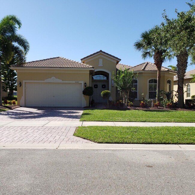Building Photo - 6140 Santa Margarito Dr