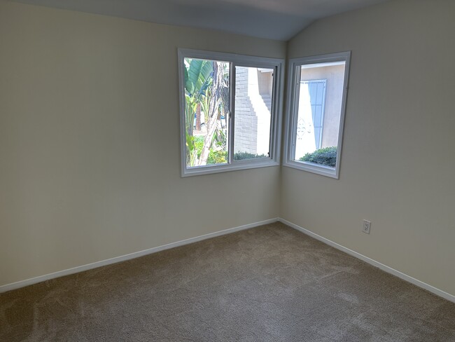 Building Photo - 3979 Mount Everest Blvd