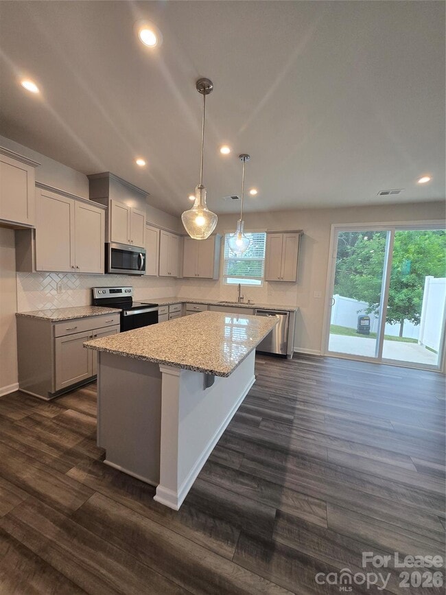 Building Photo - 7223 Encino Pl