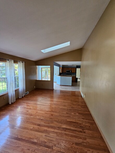 Building Photo - 120 Kayaderosseras Dr