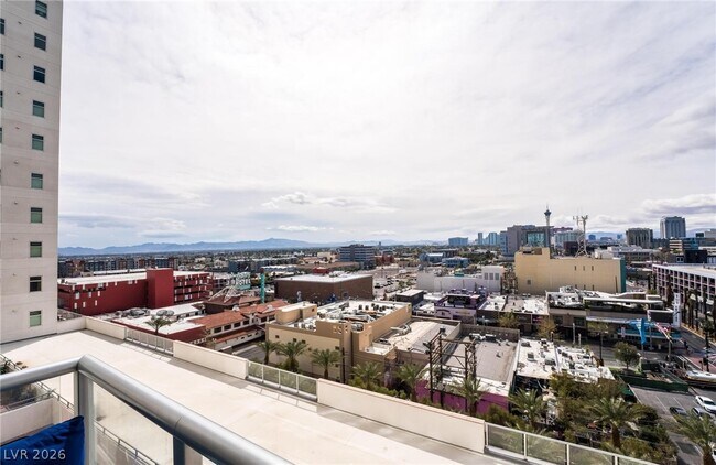 Building Photo - 150 S Las Vegas Blvd