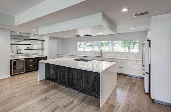 Building Photo - 6106 Shoal Creek Blvd