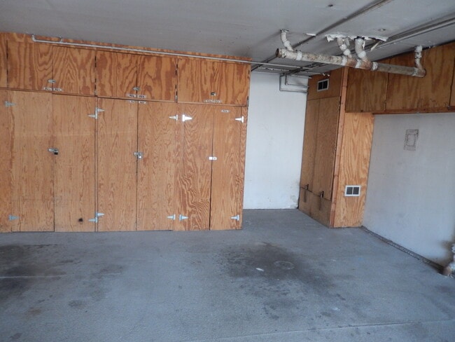 Building Photo - 826 Bard St