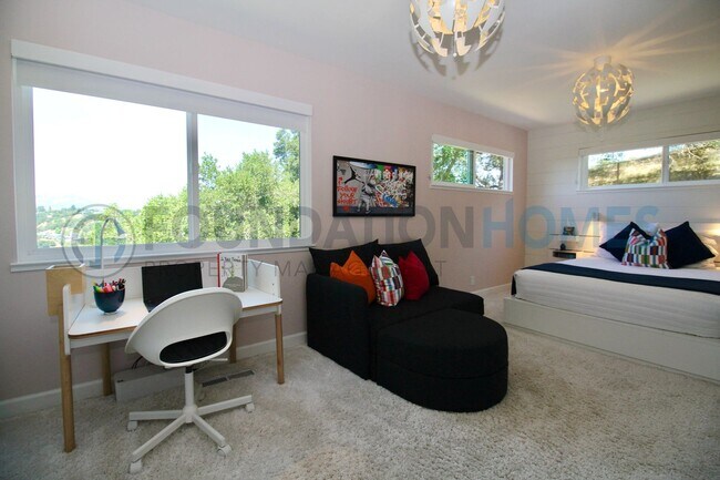 Building Photo - Fully Furnished 5BD/2.5BA Hillside View Home-FOUNDATION