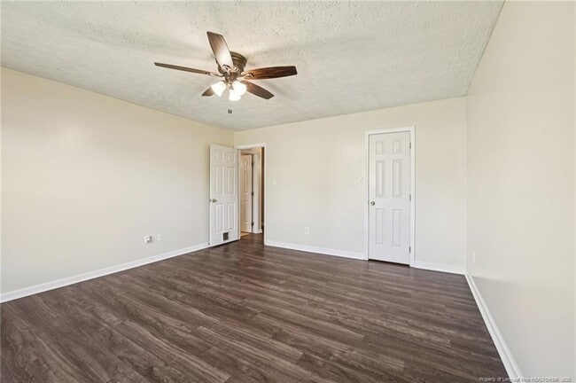Building Photo - 2932 Chillingworth Dr