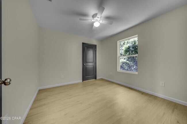 Building Photo - 122 N East Ave