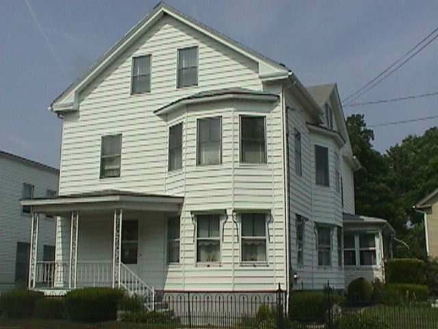 Primary Photo - 682-688 Main St