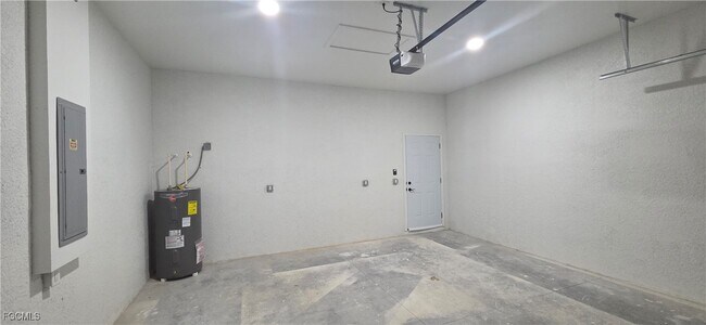 Building Photo - 2013 NE 15th Pl