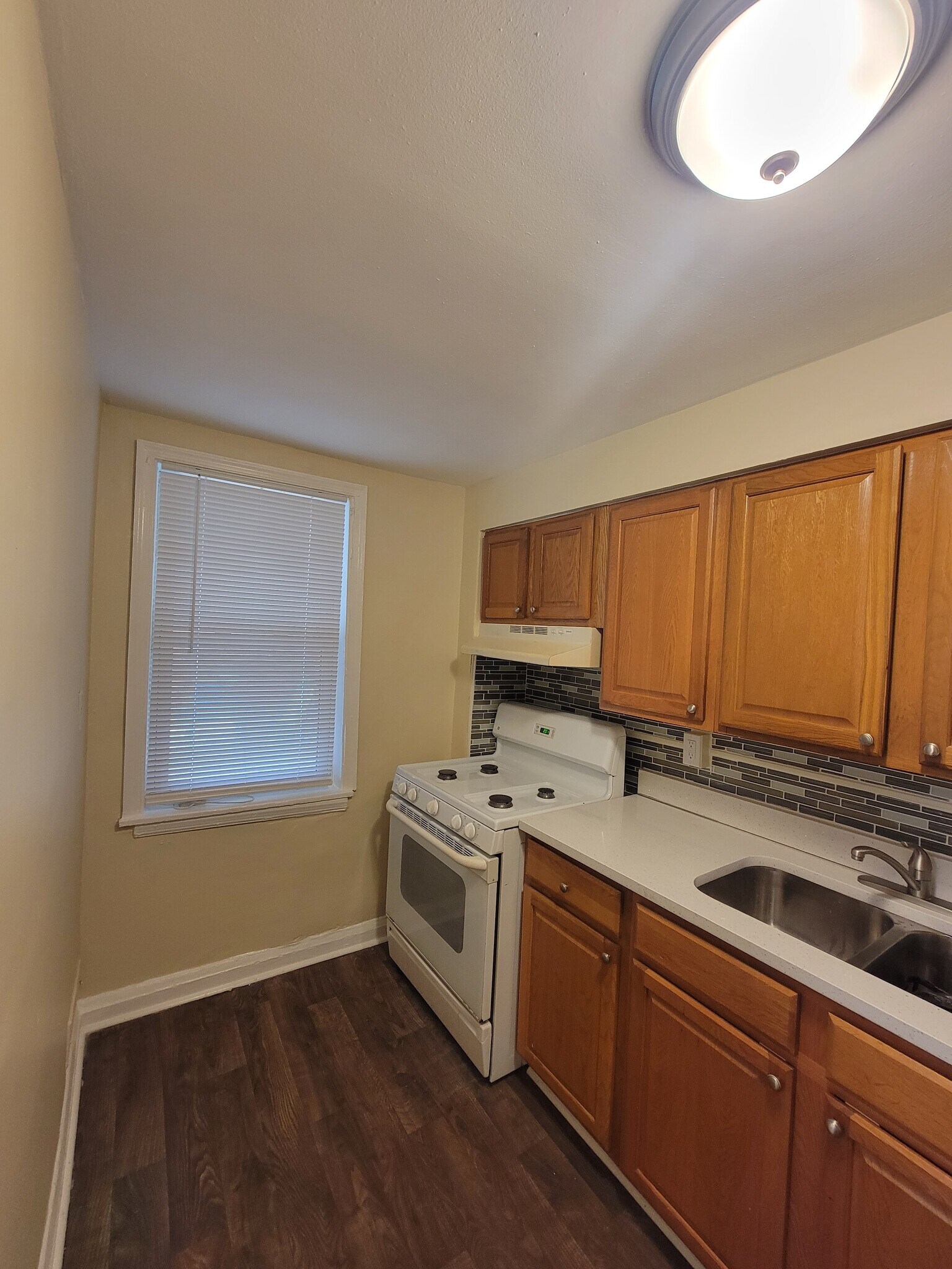 Building Photo - 3226 Westmont Ave