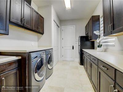 Building Photo - 16853 Crown Bridge Dr