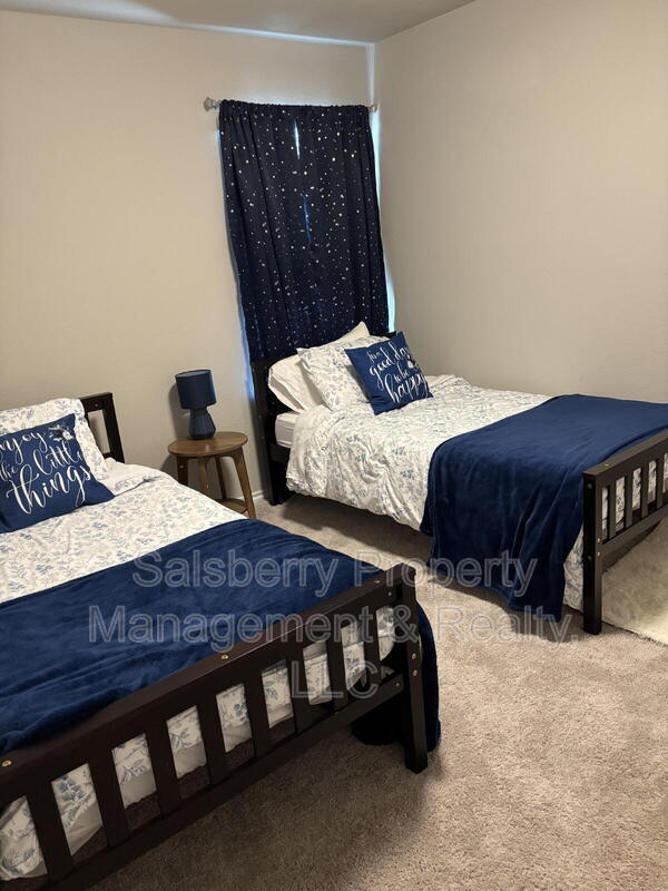 Building Photo - 5745 Brookville Dr