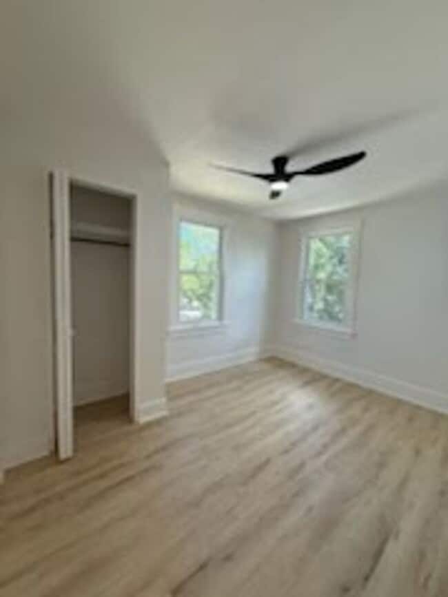 Building Photo - AMAZING 2 Bedroom / Office Townhome for Rent!