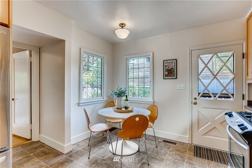 Building Photo - 6200 30th Ave NE