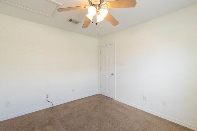 Building Photo - 3 Bedroom 2 Bath - D'Iberville
