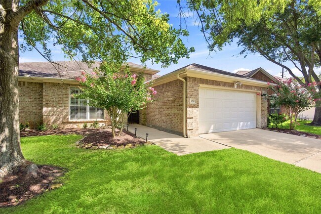 Building Photo - 1702 Fantasy Woods Dr