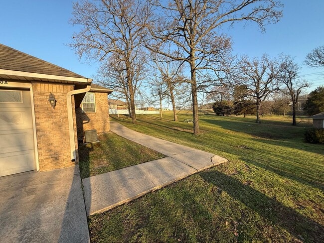 Building Photo - 1528 N 24th St