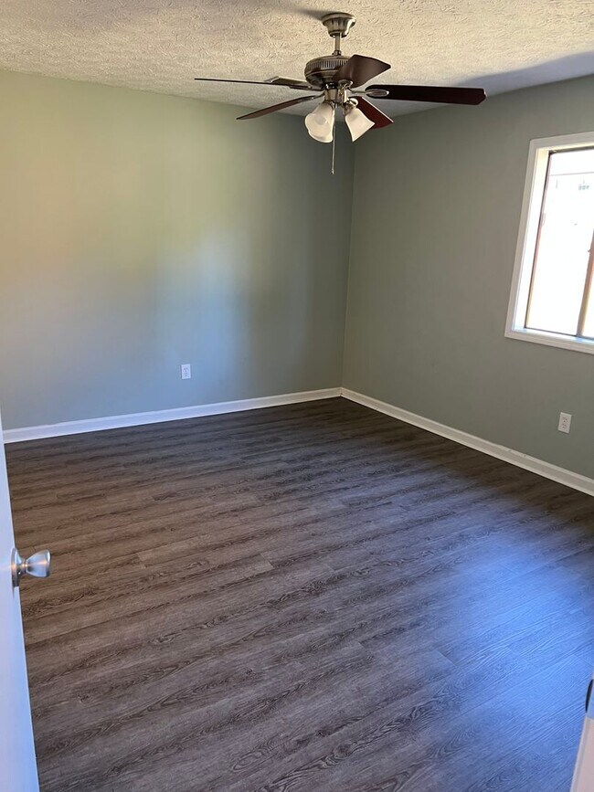 Building Photo - 97 Evergreen Ln