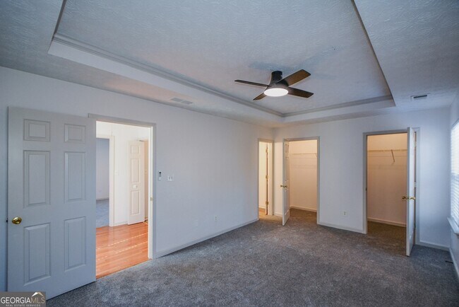 Building Photo - 5460 Hampton Ct