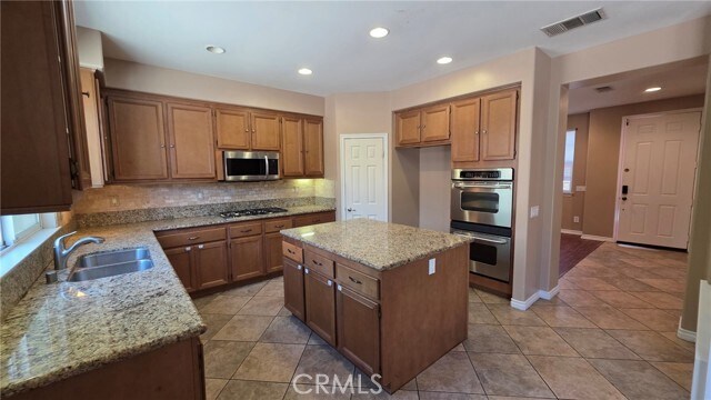 Building Photo - 12432 Celebration Dr