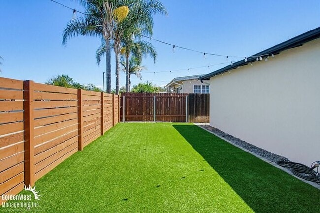 Building Photo - Bright and Inviting 2Bdm 1Ba Home in Escondido.