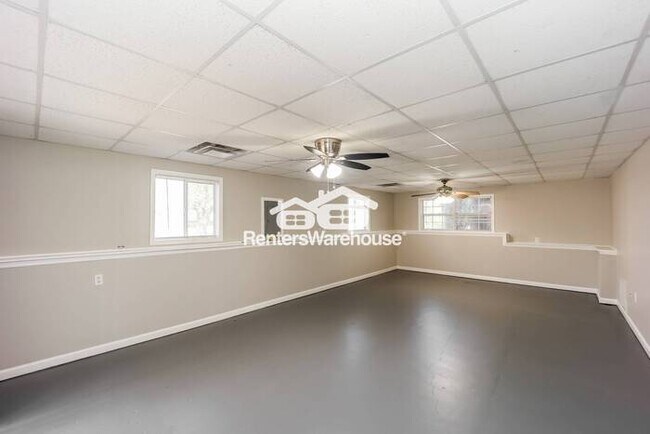 Building Photo - HUGE 3x3  Split Level Home in Whaleys Lake...