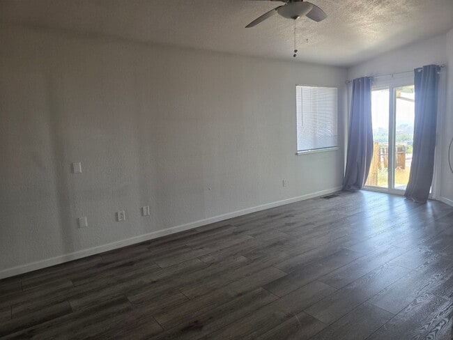 Building Photo - 774 Diogenes Dr