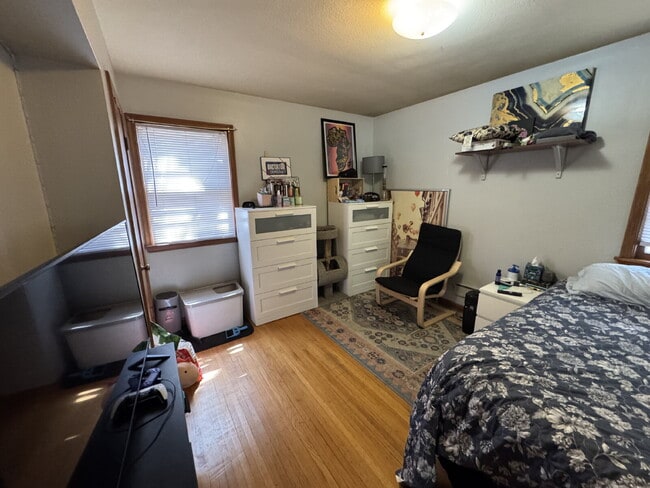 Building Photo - Charming 3-Bed Home with Finished Basement and huge backyard.