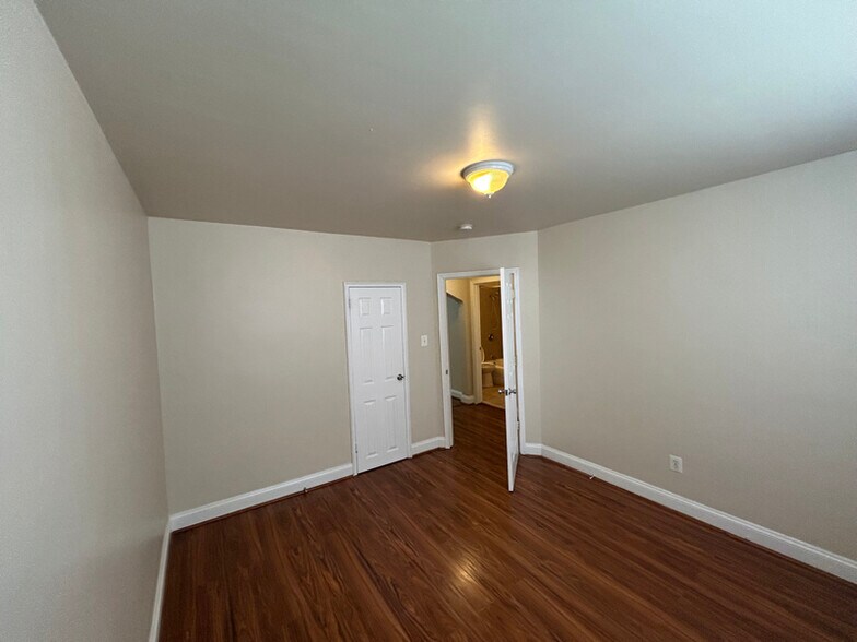 Building Photo - 4309 Norfolk Ave