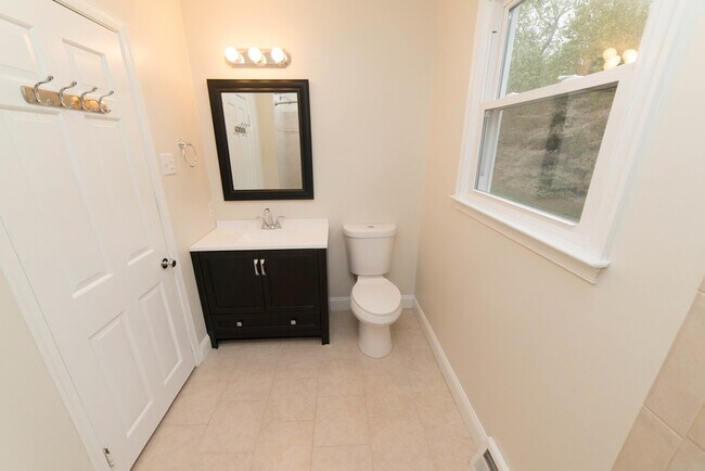 Building Photo - 440 Cricket Ln