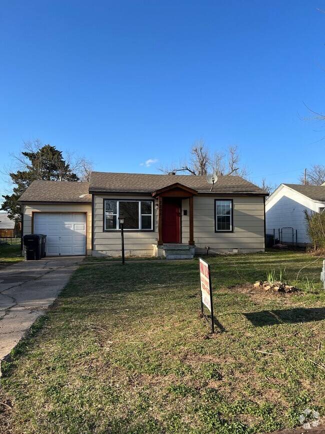 Building Photo - 7205 NW 43