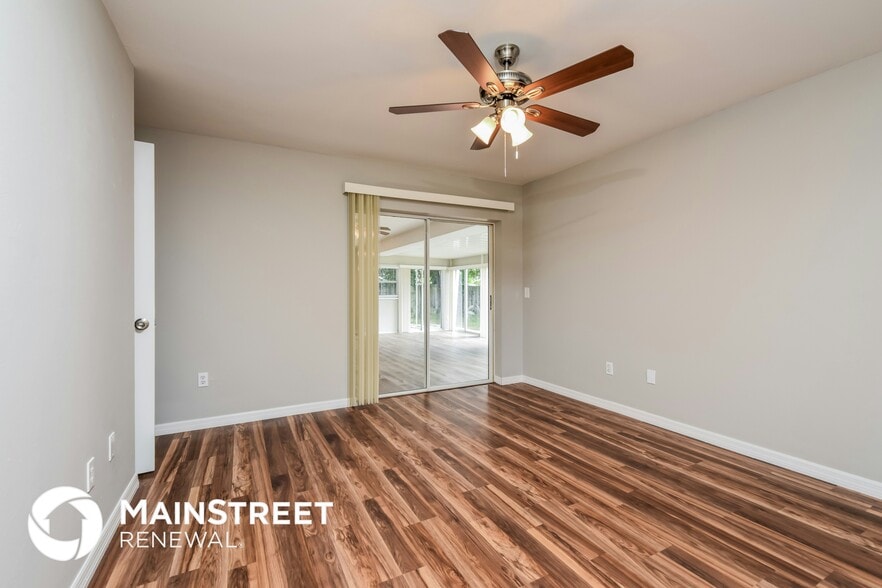 Building Photo - 3527 SE 3rd Ave