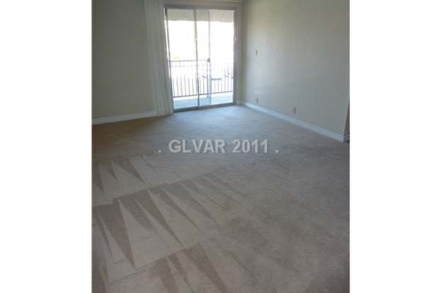 Building Photo - 5081 River Glen Dr