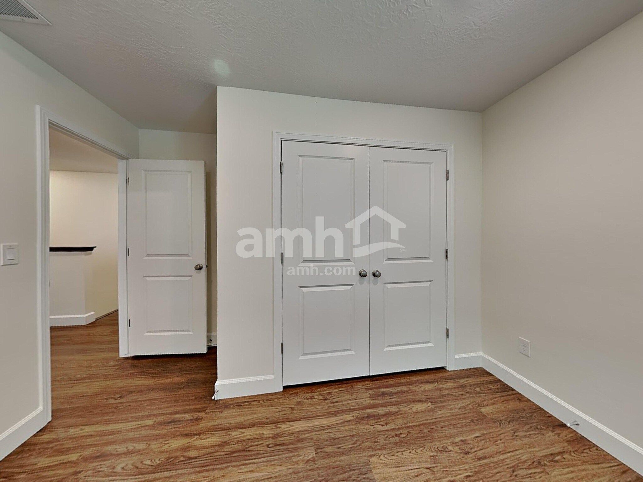 Building Photo - 2325 S Wild Horse Way