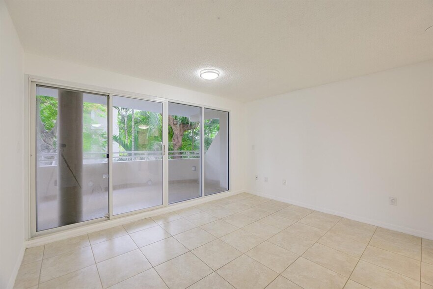 Building Photo - 2100 Brickell Ave