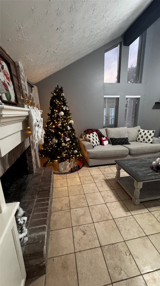 Building Photo - 21418 Park Mt Dr