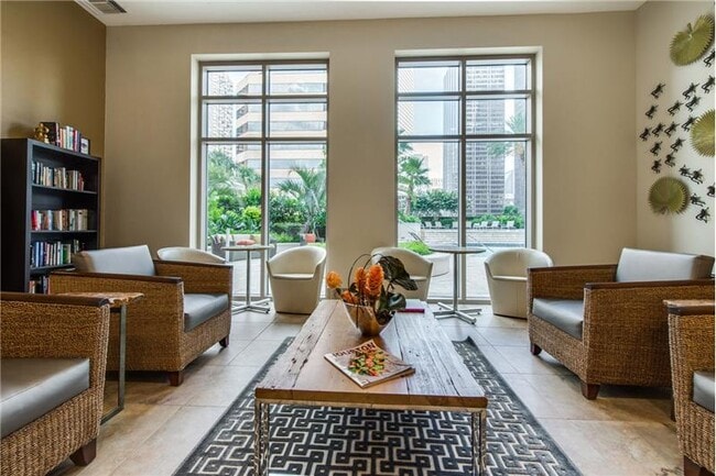 Building Photo - 1401 McKinney St