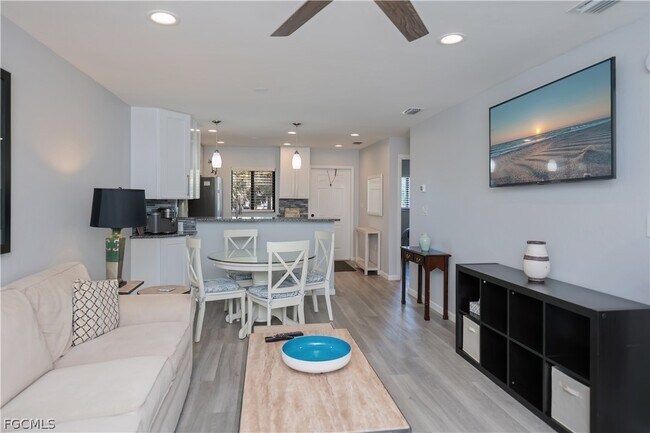 Building Photo - 4790 S Cleveland Ave