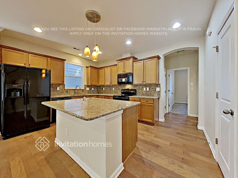 Building Photo - 19025 Park Terrace Ln