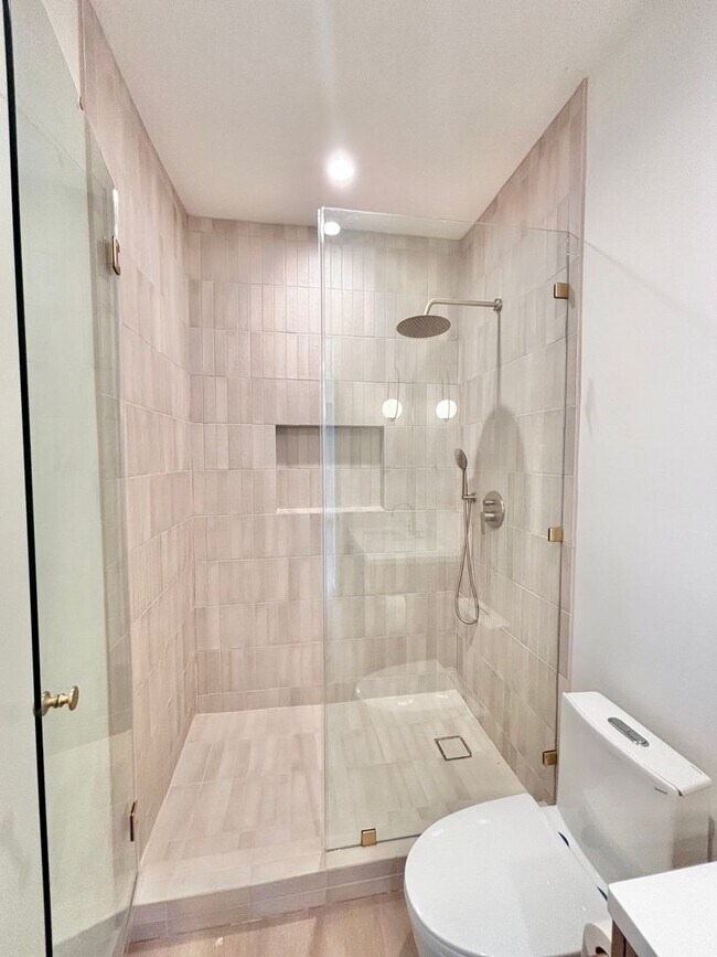 Building Photo - 17852 Saticoy St