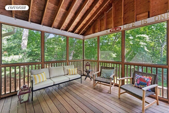 Building Photo - 29 Beechwood Dr