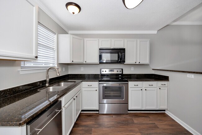 Building Photo - 103 N W Sugar Bluff Ln