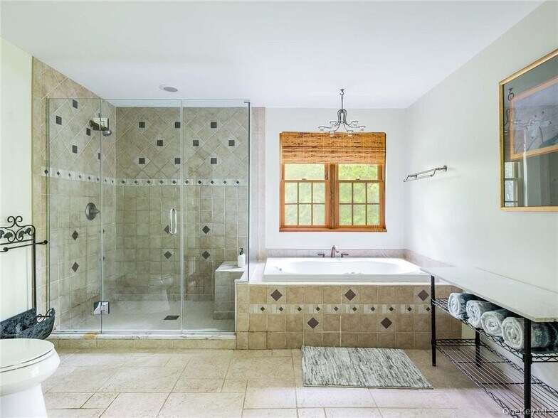 Building Photo - 74 Hilltop Rd