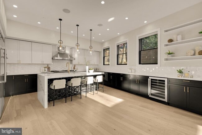 Building Photo - 4913 Sherier Pl NW