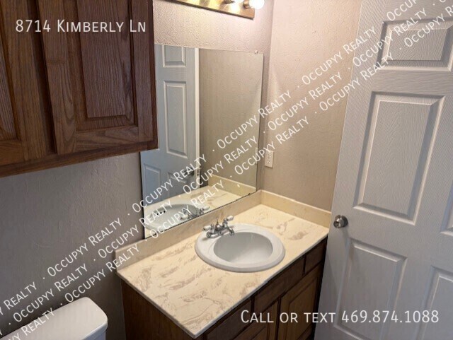 Building Photo - 8714 Kimberly Ln