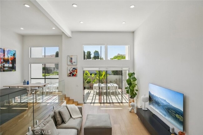 Building Photo - 15 Waterway