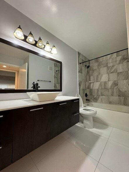 Building Photo - 4852 N State Rd 7