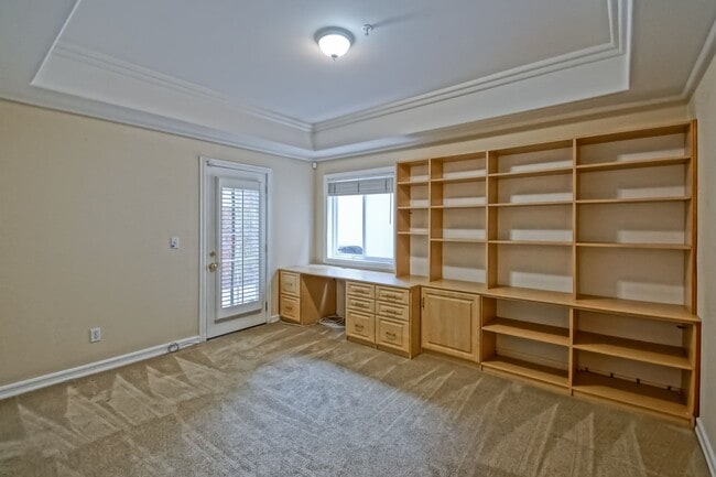 Building Photo - BEAUTIFUL, BRIGHT & AIRY 3BR2.5BA DETACHED TOWNHOME W/ LARGE 2-CAR GARAGE, WORKSHOP/BONUS ROOM, C...