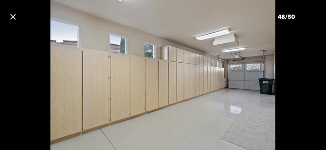 Building Photo - 1823 E Windrose Dr